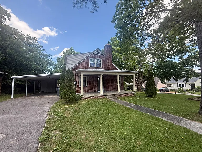 100 Davis Ave — Photo 2