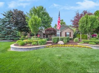 12602 Cedar View Ln, South Lyon, MI
