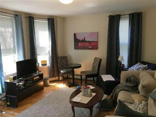 226 Pearl St #3R, Somerville, MA 02145