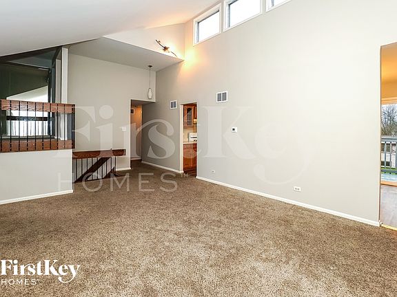 3rd image of 3317 Fountainbleau Dr