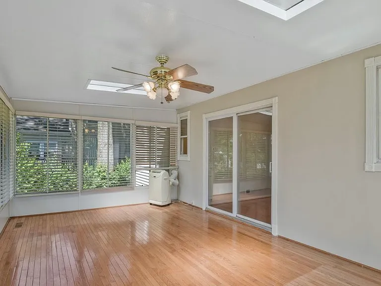 4038 Poplar St — Photo 20