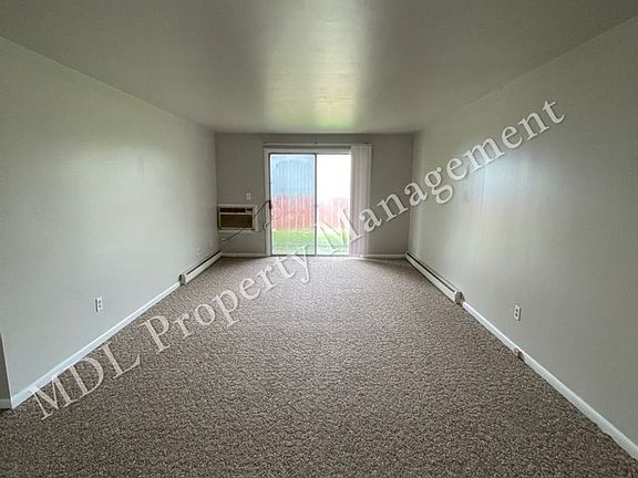 3rd image of 121 N Woodbridge St #1-10