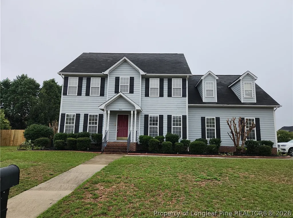 4 bed, 2.5 bath, 2603 sqft, $2,400 — Photo 1