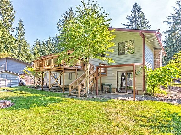 3rd image of 3508 Quinault Ct NE