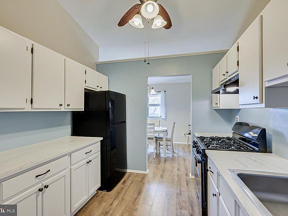 5th image of 934 Woodmill Dr