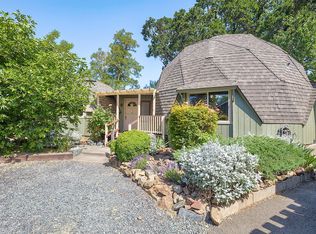 848 NE 8th St, Grants Pass, OR 97526