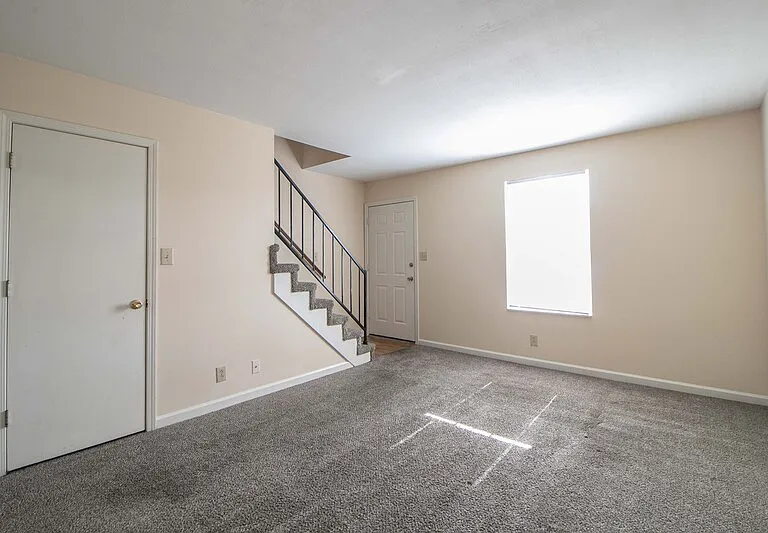 371-3 Peabody Dr — Photo 5