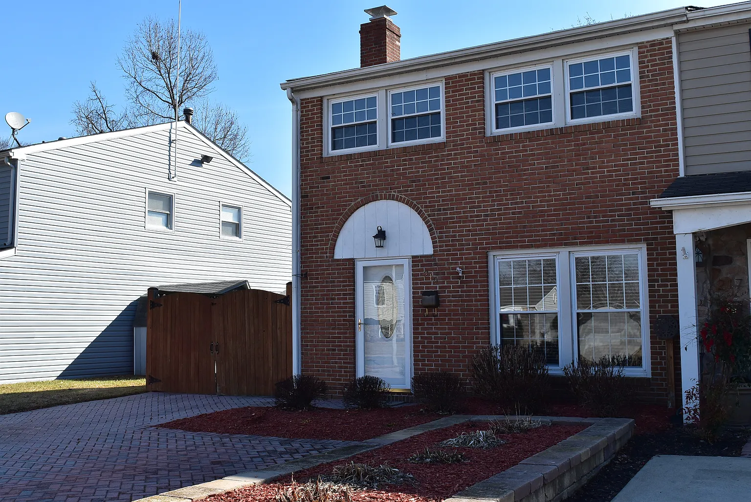 219 Bridge Dr photo 1