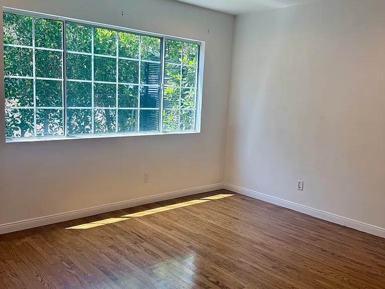 2229 Berkeley Ave — Photo 9