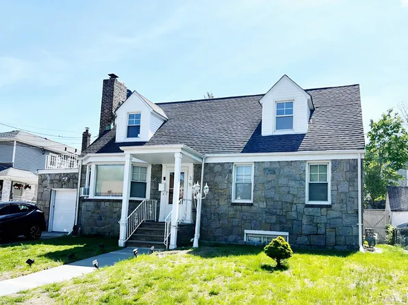 35 Hicks St Floor 2, Valley Stream, NY 11580