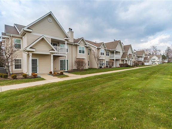 3rd image of 22667 Lenox Dr