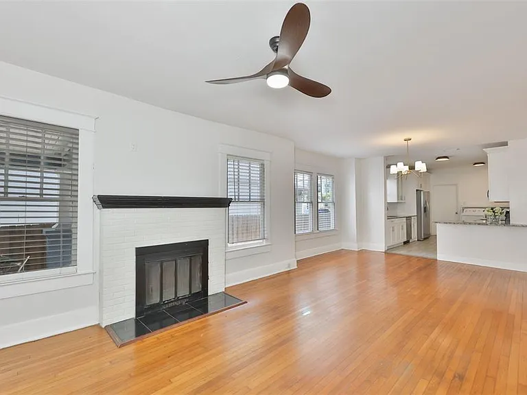 902 W Columbus Dr — Photo 14