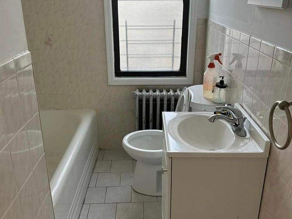1st image of 198 Canal St #1