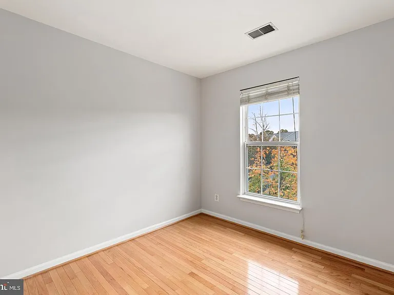 13700 Barksdale Dr — Photo 43