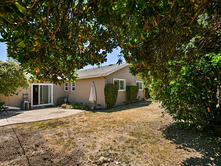 1319 Wylie Way — Photo 21