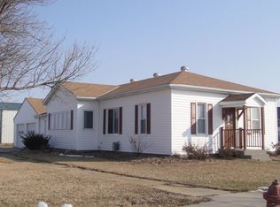 300 Walnut St, Hallam, NE 68368