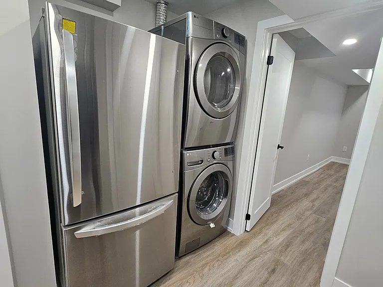 852 Aspen Ter #LOWER — Photo 10