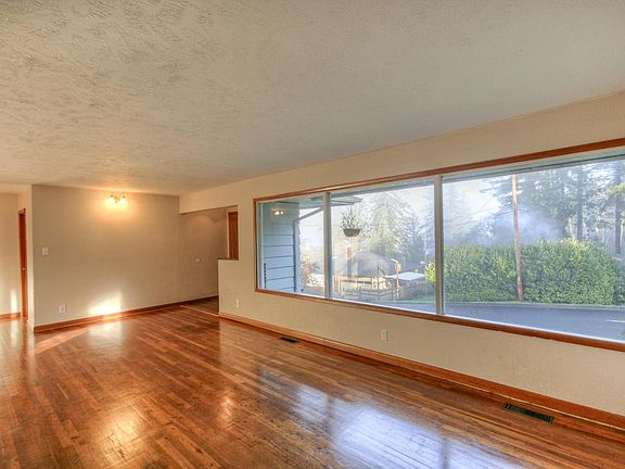 3rd image of 1741 SE Alder Lane Dr