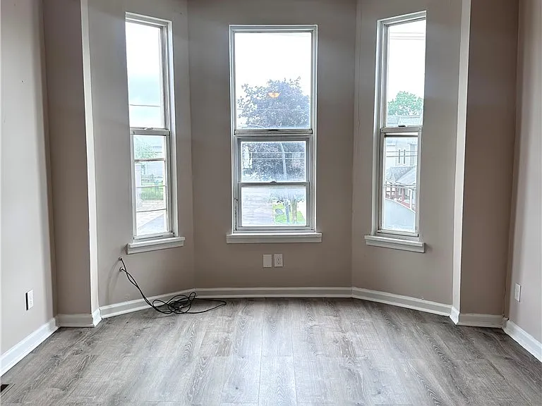 310 Hampshire St — Photo 4