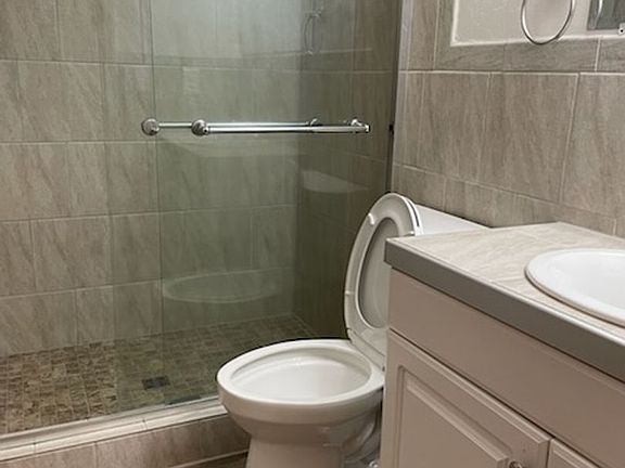 4th image of 580 Highland Ave NW #B