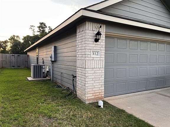 2nd image of 312 Comal Dr