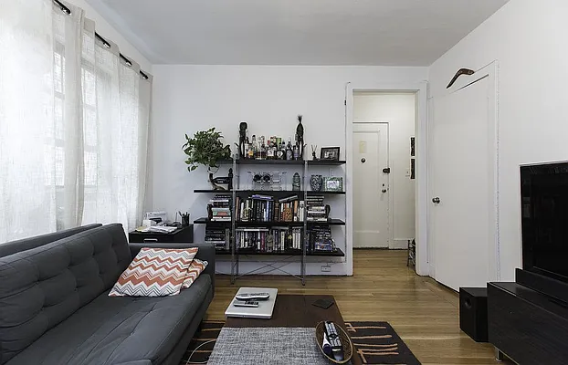 Rented by Emor Management Inc. | media 44