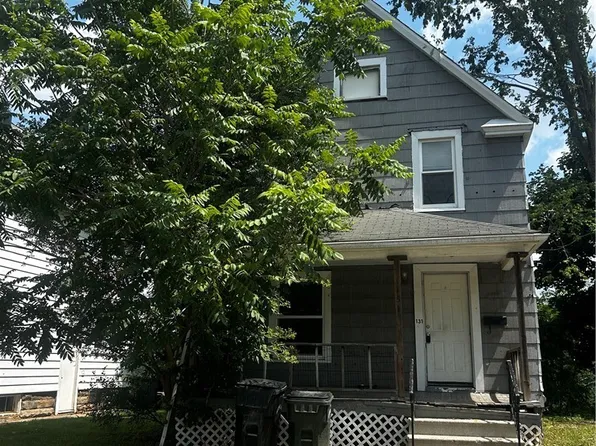 131 Mendel Ct, Elyria, OH 44035