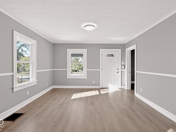 5th image of 1415 E Castle Ave