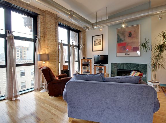 2nd image of 1635 W Belmont Ave APT 521