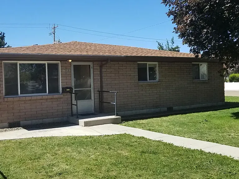 703 S Elder St — Photo 1