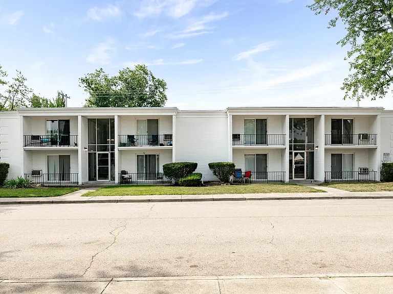 Imperial Continental Court Apartments — Photo 23