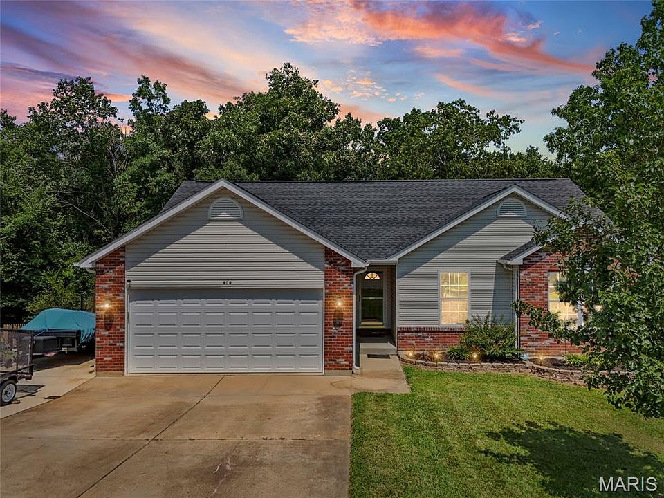 1st image of 809 N Orchard Dr