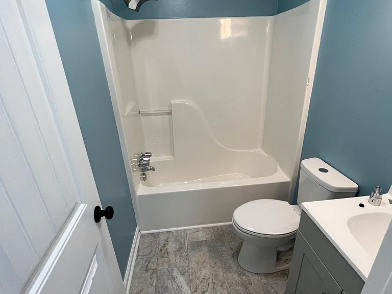 Upgraded Single Bath