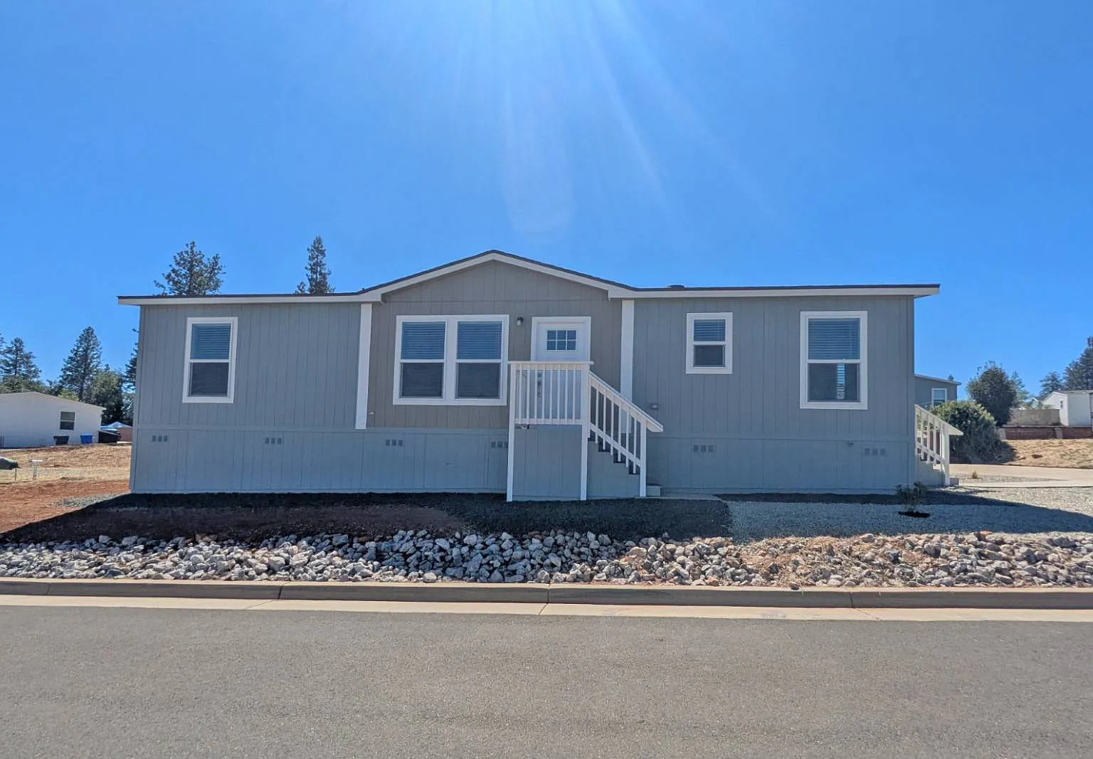 3 bed, 2.0 bath, 1070 sqft, $1,795 — Photo 2