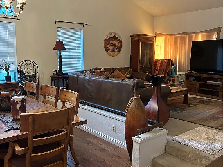 674 Radbury Pl — Photo 4