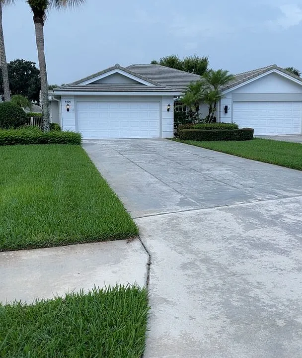 4426 Lacey Oak Dr