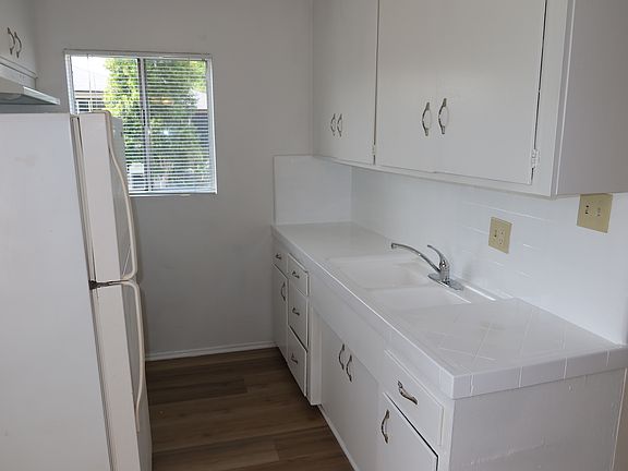 4th image of 1162 N Gardner St APT 5
