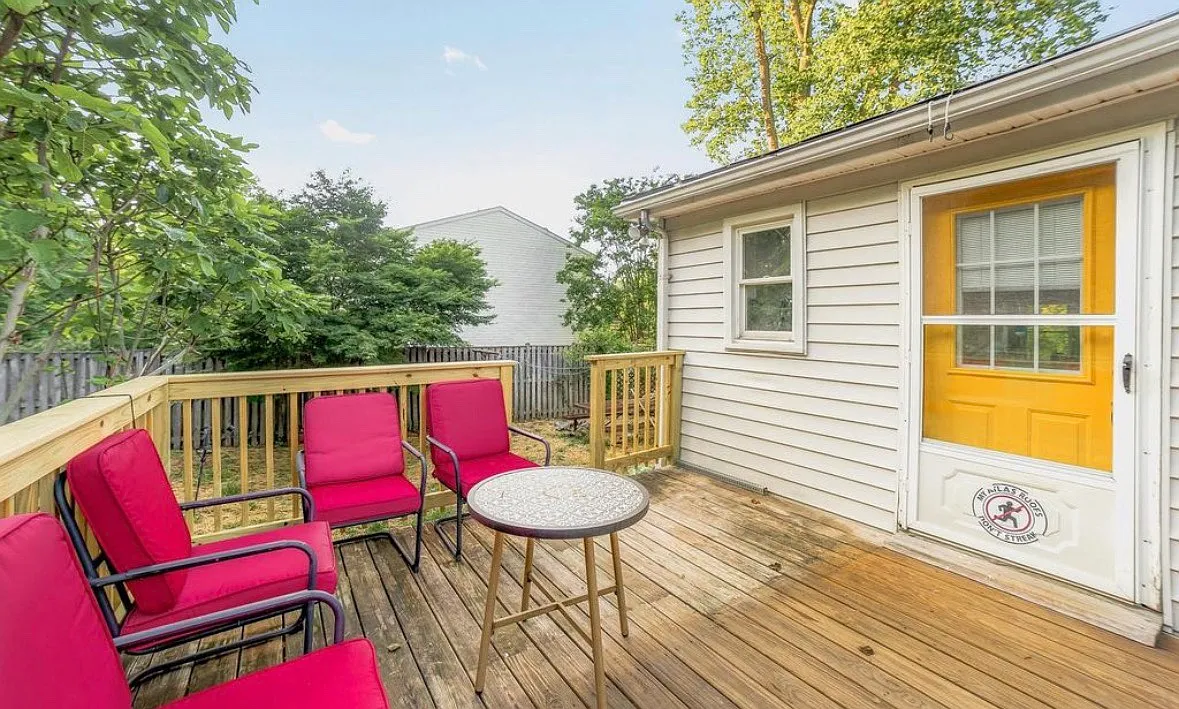 3 bed, 1300 sqft, $3,200 — Photo 4