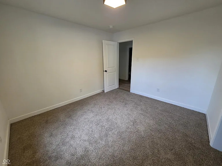 2137 Napoleon St — Photo 10