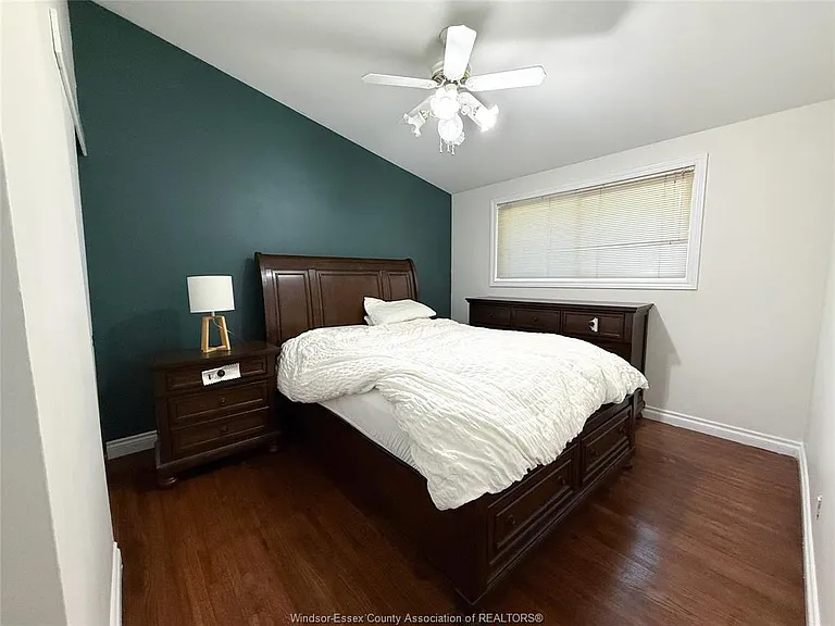 1275 Belleperche Pl — Photo 4