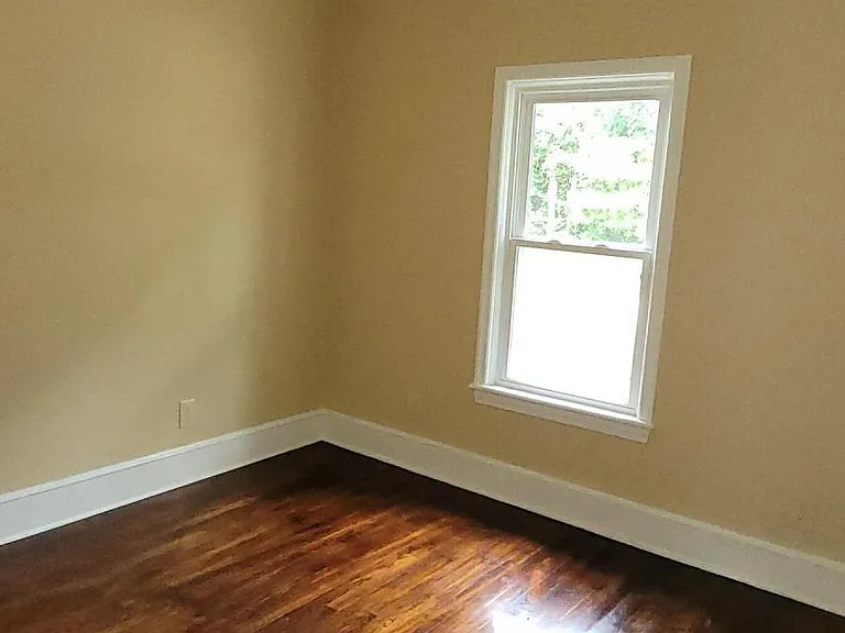 130 Zachmann St — Photo 2