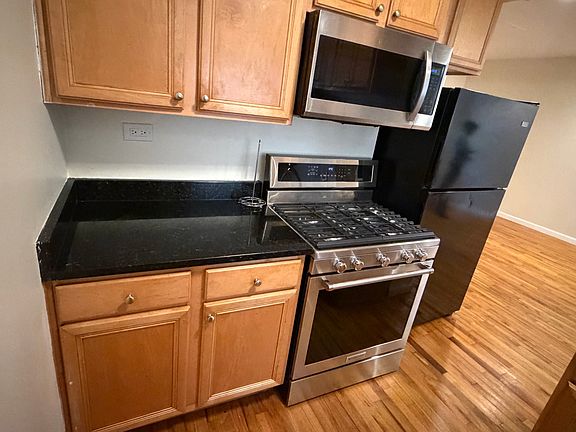 5th image of 1812 W Chase Ave APT G