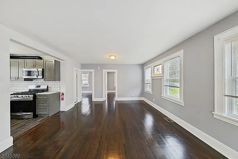 2 bed, 1000 sqft, $2,800 — Photo 3