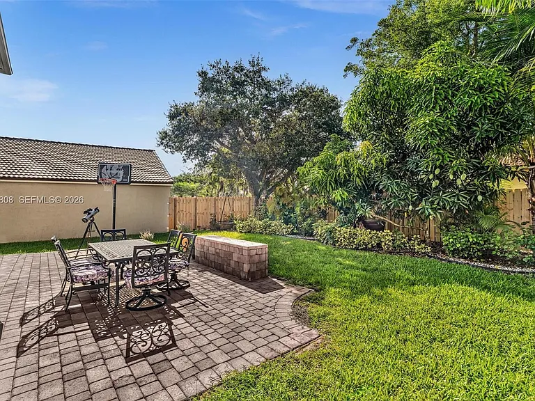 16408 Sapphire Pl — Photo 2