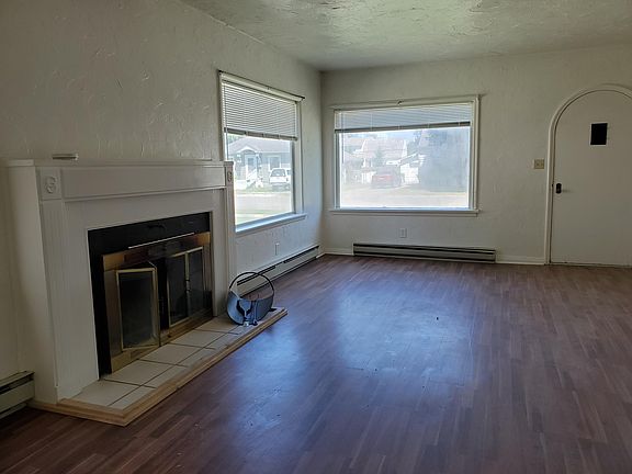 5th image of 172 E 18th St