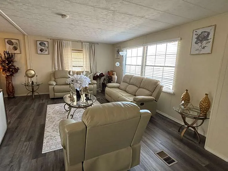 8823 Fountain Club Blvd — Photo 1