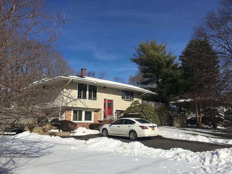 2nd image of 21 Lynx Ln