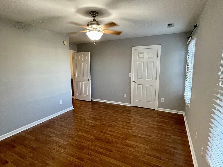218 Colonnade St — Photo 16