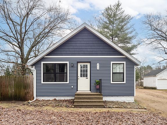 2nd image of 215 Bridge Rd