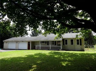 6670 E Bethany Leroy Rd, Stafford, NY 14143